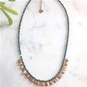 Collier fil perlé pierres pampilles doré Bleu