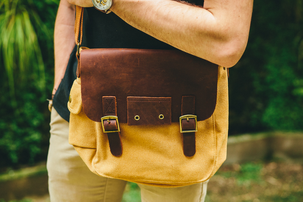 Sac besace bandoulire cuir et coton camel 29x31cm