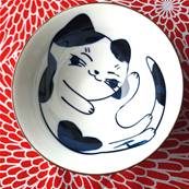 Bol japonais chat couché blanc 18 cm x 8 cm