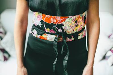 Ceinture japonaise obi noir motif floral