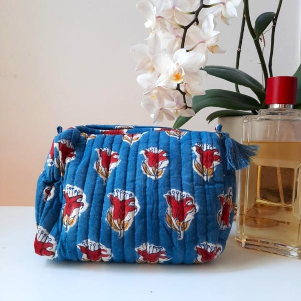 Trousse de toilette indienne tulipes rouges 15x15x7 cm