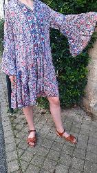 Robe tunique en soie manche longue bleu fleurs roses