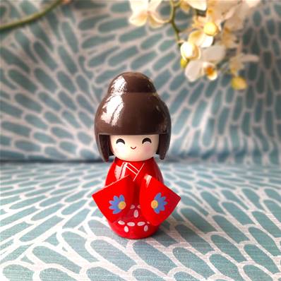 Poupée kokeshi petit modèle rouge 5 cm