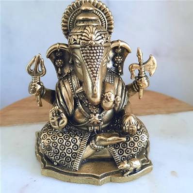 Ganesh assis, Dieu Hindou de la Sagesse et de la Chance