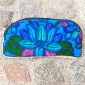 Trousse brode fleurie bleue Guatmala