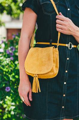 Sac à main jaune bandoulière et pompons