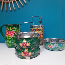 Lunch box verte Peinte à la Main - Un voyage culinaire en Inde