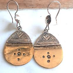 Boucles d’Oreilles Touareg ovale Argent et Laiton – Bijoux Ethniques Artisanaux 9018