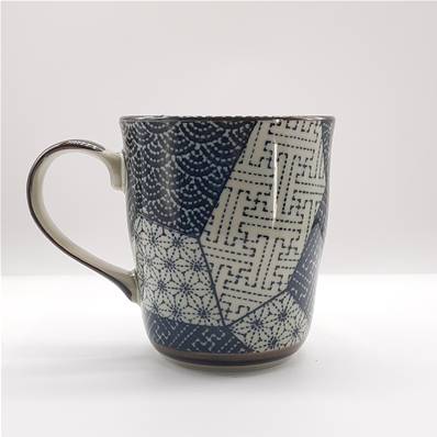 Tasse à thé japonaise motif patchwork bleu 9cm