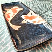 Plat sushi rectangulaire carpe Koi 29,5cm x 12,5 cm x 0,25 cm