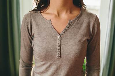 Pull fin 5 boutons col V et manches, laine soie et cachemire