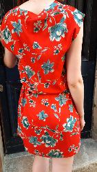 Robe courte Iruka motif fleurs bleues