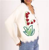 Gilet crème brodé fleurs rouges – Maille douce et féminine