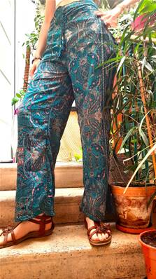 Pantalon en soie ceinture élastique avec son lacet pompon bleu