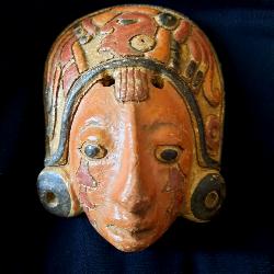 Masque en terre cuite parure des dieux artisanat du Guatémala