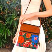 Sac  main rectangulaire fleurs brodes 1 Artisanat du Guatemala