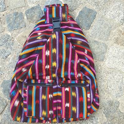 Sac à dos en tissus violet 2 poches avant