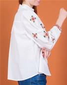 Chemise blanche brodée croix oranges et vertes – 100 % coton
