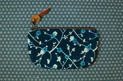 Trousse indigo motif Sakura Fleurs de Ceriser