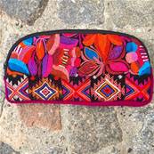 Trousse brode fleurie rose Guatmala