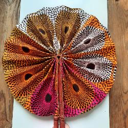 Éventail Wax Africain Soleil d’Afrique – Orange, Fuchsia et Ivoire 