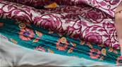 Veste indienne matelassée réversible fleurie blanche à fleurs violettes