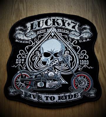 Ecusson brodé thermique de biker LUCKY 7 LIVE TO RIDE 27X25 cm.