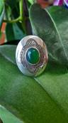 Bague touareg ronde ciselée agathe verte