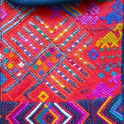 Pochette artisanale brodée rouge du Guatemala - Bandoulière ethnique
