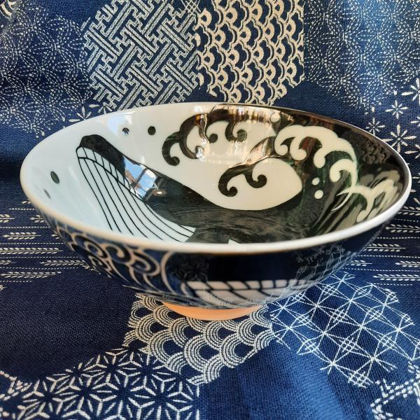 Bol japonais motif baleine diam 13cm x7,5 cm