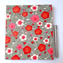 Carnet en papier japonais Pruniers en fleur rose et rouge