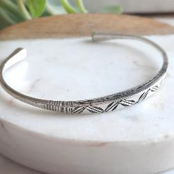 Bracelet Touareg Argent Fin Gravé Ebeggi – Jonc Ethnique Minimaliste