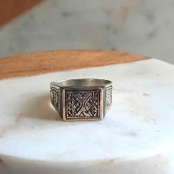 Bague Touareg Argent Gravé et ébène– t62 Chevalière Ethnique Artisanale