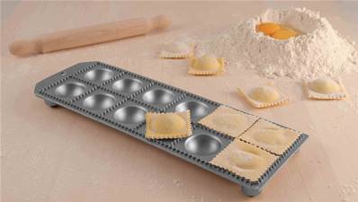 Moule à 12 raviolis (52x52mm) Festin de raviolis faits maison !