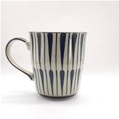 Tasse à thé japonaise motif rayures gouttes bleues 9cm