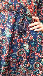 Robe cache cœur longue bleu et rouge motifs cachemire