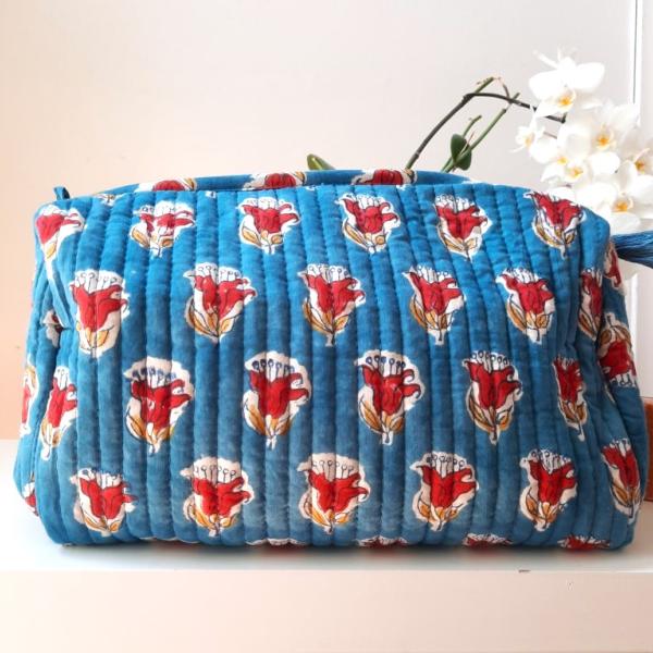 Trousse de toilette indienne bleue tulipes rouges cachemire 25x20x13 cm