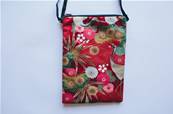 Pochette rectangulaire japonaise motif fleuri rouge