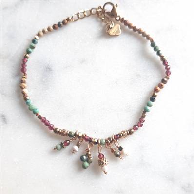 Bracelet perlé pierres rose pampilles sequins/gouttes