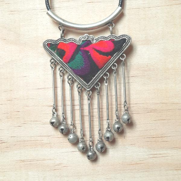 Collier ethnique Tibétain avec pampilles Chakyung