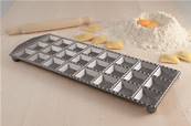Moule 24 Ravioli 47x47 Festin de raviolis faits maison !