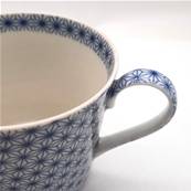 Tasse japonaise motif Asanoha bleu avec anse
