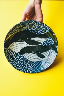 Assiette creuse japonaise motif baleine diam 22cm x 6 cm
