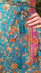 Robe cache cœur courte turquoise motifs fleuris oranges