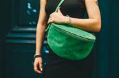 Sac banane cuir nubuck vert