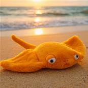 Peluche raie manta jaune 32 cm