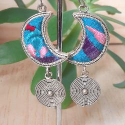 Boucles d'oreilles ethniques du Tibet lune brode bleue