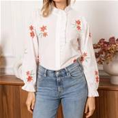Chemise blanche fleurs rouges brodés