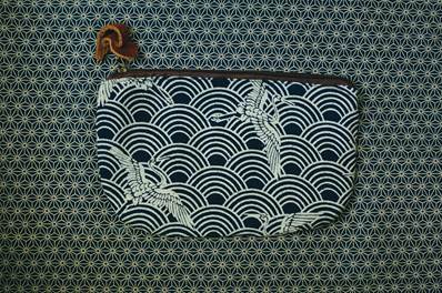 Trousse indigo motif Grues et vagues