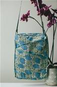 Sac à bandoulière fleurs bleues artisanat indien 23x31x4 cm
